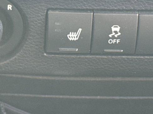 Used 2016 Jeep Wrangler Unlimited Rubicon w/ Connectivity Group AWD/4WD image 28