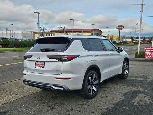 New 2026 Mitsubishi Outlander SEL image 5
