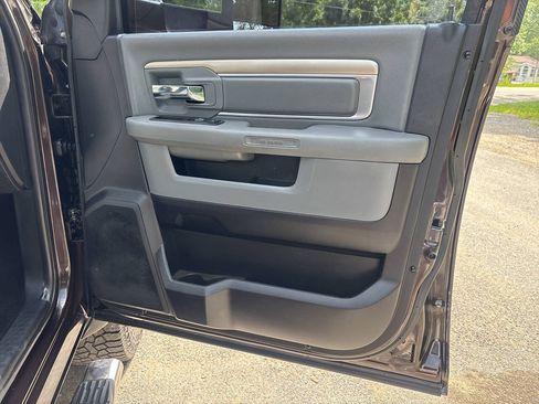 Used 2017 RAM 2500 SLT w/ Snow Chief Group AWD/4WD image 24