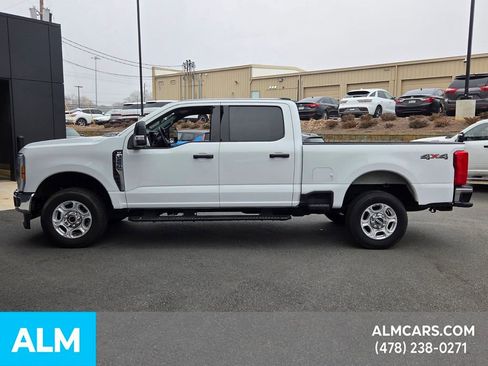 Used 2025 Ford F250 XLT image 2
