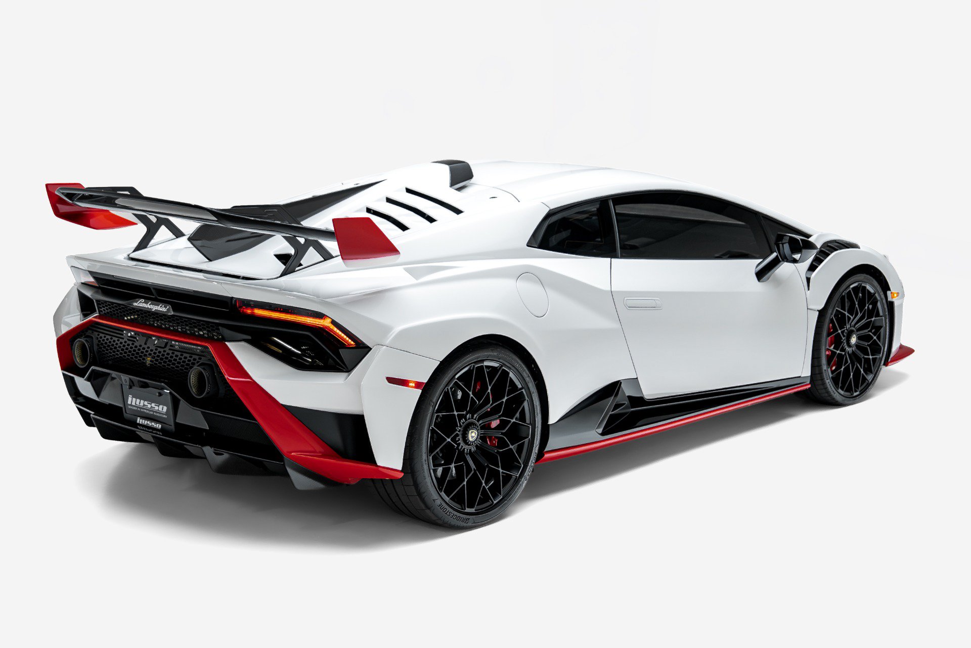Used 2022 Lamborghini Huracan STO RWD image 12