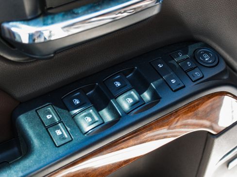 Used 2014 Chevrolet Silverado 1500 High Country w/ High Country Premium Package AWD/4WD image 11