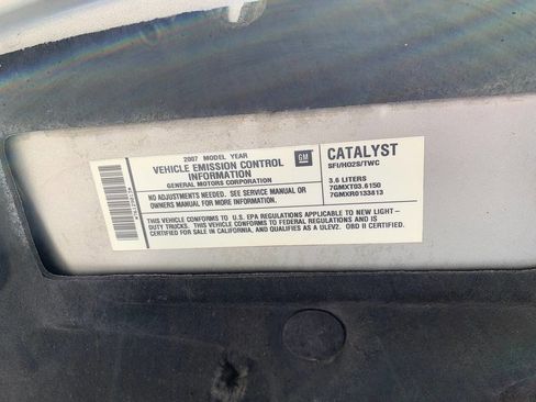 Used 2007 Suzuki XL7 2WD w/ 3rd Row image 18