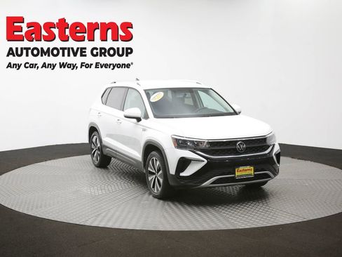 Used 2022 Volkswagen Taos SE image 49