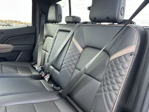 Certified 2024 GMC Canyon Denali image 22