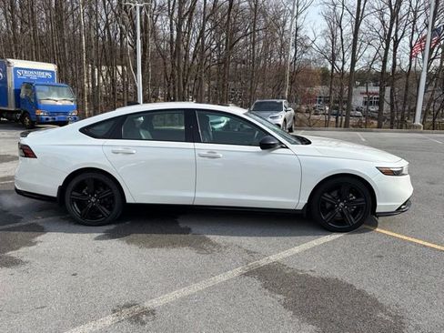 Used 2023 Honda Accord Sport image 9