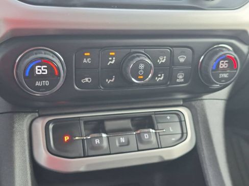Used 2023 GMC Acadia SLE w/ LPO, Floor Liner Package FWD image 18