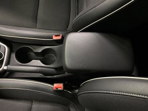 Used 2023 Hyundai Venue Limited w/ Cargo Package image 19