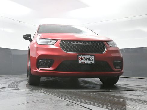 New 2026 Chrysler Pacifica Select image 49