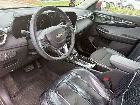 Used 2024 Chevrolet TrailBlazer LT w/ Convenience Package AWD/4WD image 5