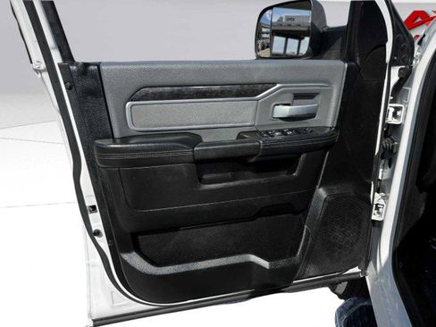 Used 2019 RAM 3500 Big Horn image 21