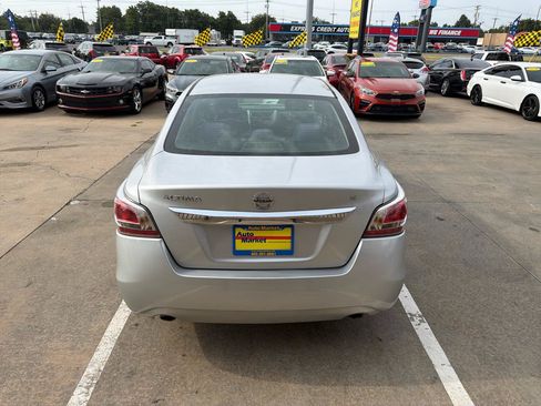 Used 2015 Nissan Altima 2.5 S w/ Power Driver Seat Package FWD image 6