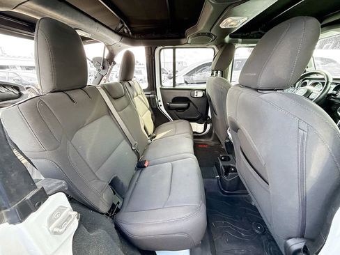 Used 2022 Jeep Wrangler Unlimited Sport image 31