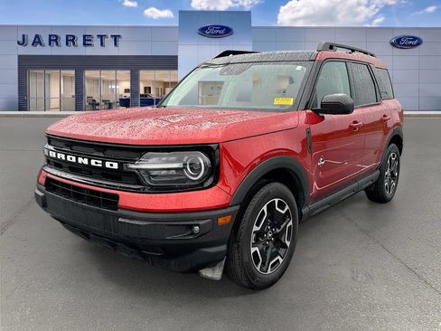 Used 2023 Ford Bronco Sport Outer Banks w/ Tech Package AWD/4WD image 2