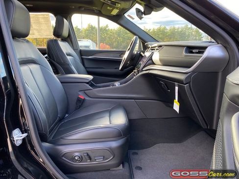 New 2025 Jeep Grand Cherokee Limited w/ Black Appearance Package image 6