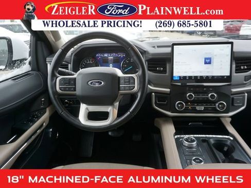 Used 2024 Ford Expedition XLT image 15