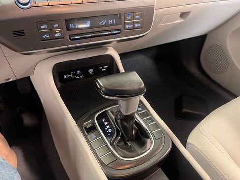 Used 2024 Hyundai Kona SEL image 28