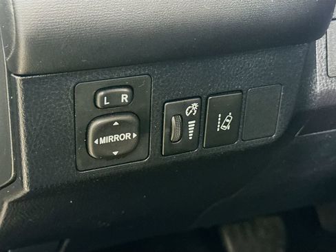 Used 2017 Toyota RAV4 Limited w/ Advanced Technology Package image 10