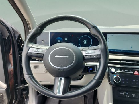 Certified 2025 Hyundai Tucson Limited FWD image 9