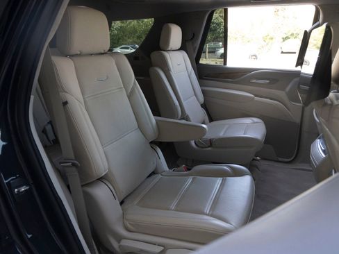 Used 2023 Cadillac Escalade Sport Platinum AWD/4WD image 23