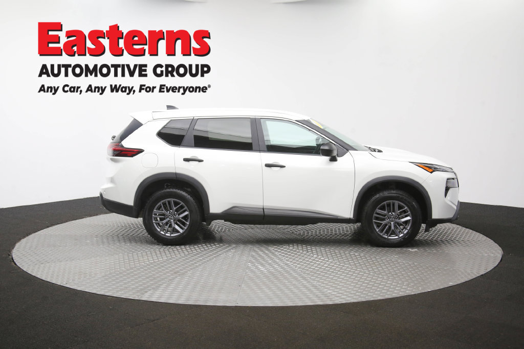 Used 2024 Nissan Rogue S AWD/4WD image 43