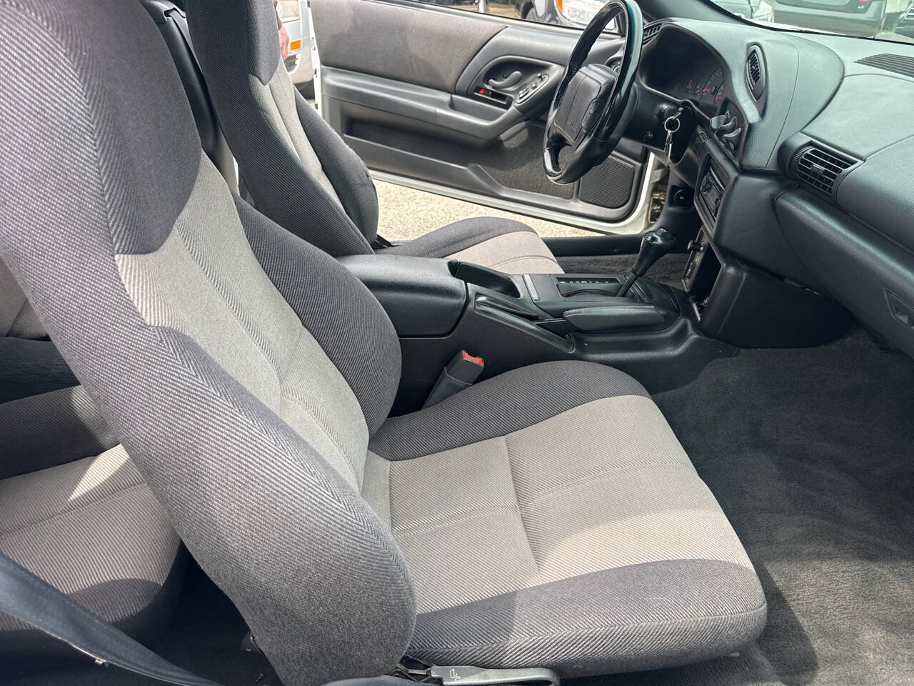 Used 1994 Chevrolet Camaro Z28 RWD image 21
