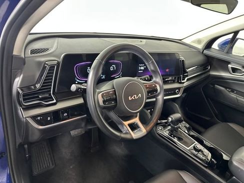 Used 2025 Kia Sportage EX image 13