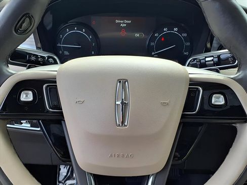 Certified 2022 Lincoln Corsair AWD w/ Premium Package image 6