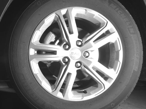 Used 2024 GMC Terrain SLE image 12