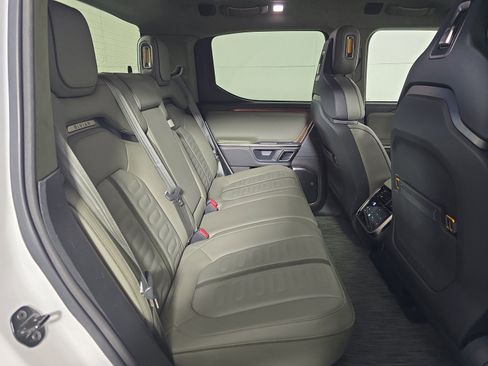 Used 2023 Rivian R1T Adventure image 22