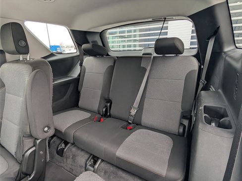 Used 2018 Chevrolet Traverse LT image 14