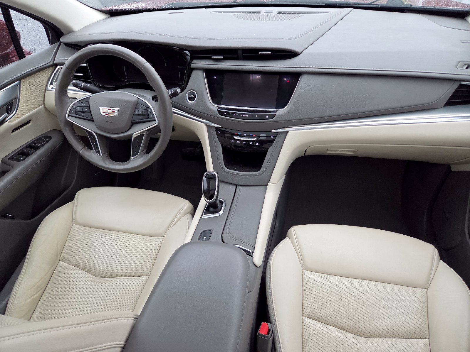 Used 2018 Cadillac XT5 Luxury w/ Driver Awareness Package FWD image 26