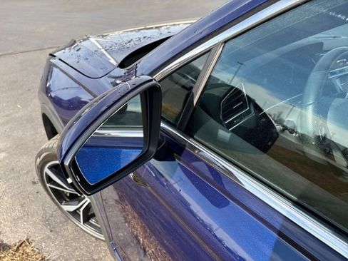 Used 2022 Volkswagen Tiguan SEL R-Line image 29