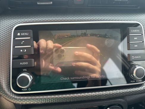 Used 2019 Nissan Kicks SV FWD image 8