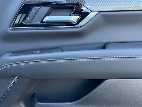 New 2026 GMC Yukon XL Elevation image 21