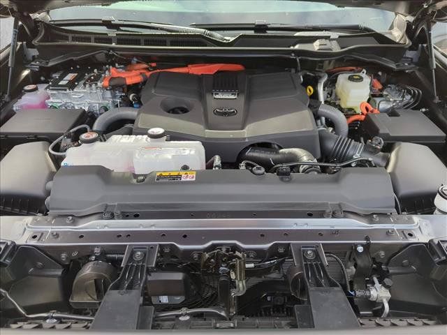 Certified 2025 Toyota Tundra Platinum AWD/4WD image 17