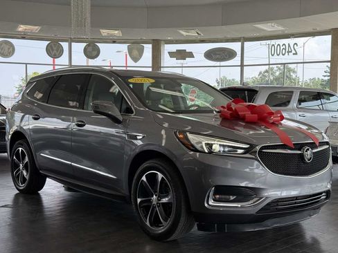 Used 2021 Buick Enclave Essence w/ LPO, Touring Package AWD/4WD image 3