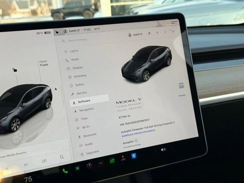 Used 2023 Tesla Model Y Long Range image 28