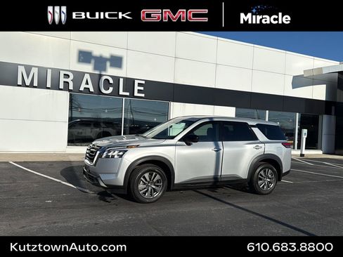 Used 2024 Nissan Pathfinder S image 1