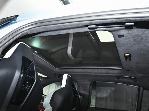 Used 2025 BMW M5 w/ Executive Package image 71