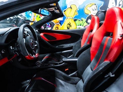 Used 2019 McLaren 570S Spider image 25