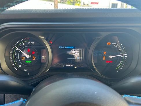 Used 2024 Jeep Wrangler Unlimited Rubicon 4xe AWD/4WD image 18