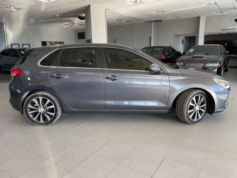 Used 2018 Hyundai Elantra GT image 10