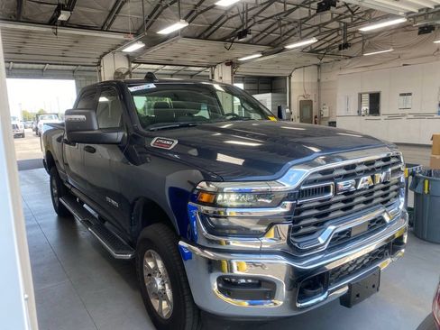 Used 2026 RAM 2500 Big Horn AWD/4WD image 1