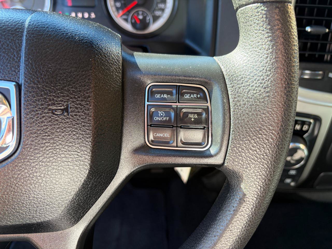 Used 2019 RAM 1500 Classic SLT AWD/4WD image 14