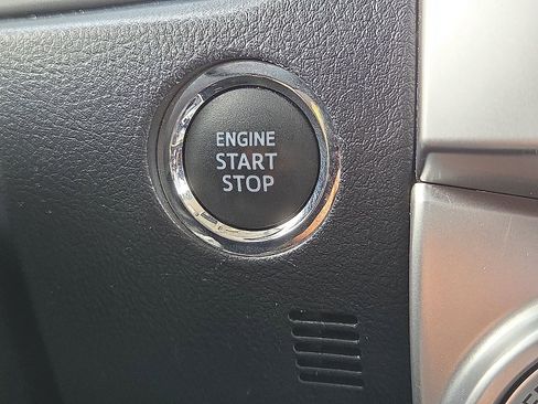 Used 2024 Toyota 4Runner SR5 AWD/4WD image 20