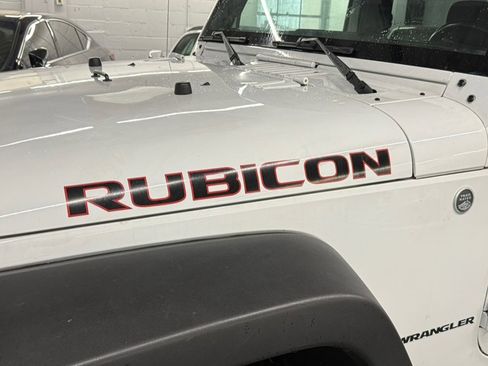 Used 2015 Jeep Wrangler Rubicon w/ Dual Top Group AWD/4WD image 15
