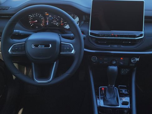 New 2026 Jeep Compass Latitude image 11