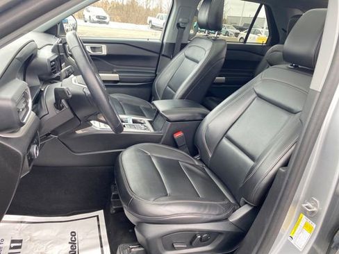 Used 2023 Ford Explorer XLT image 15