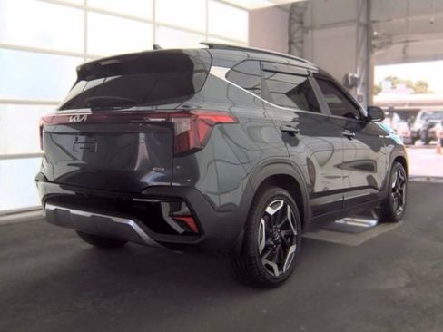 Certified 2025 Kia Seltos SX w/ SX Sunroof Package AWD/4WD image 3